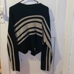 black and cream striped cropped hollister sweater